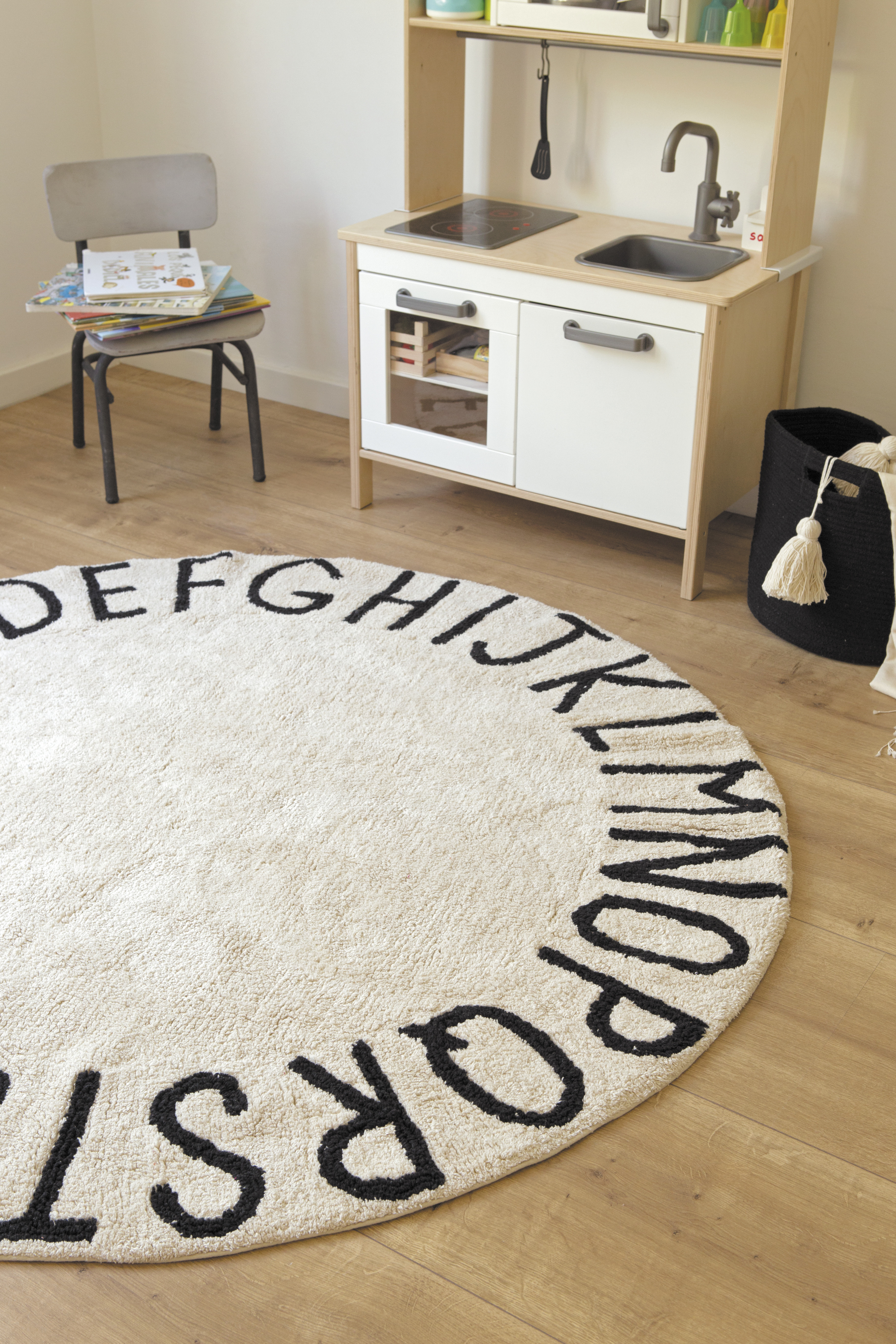 Ručně tkaný kusový koberec Round ABC Natural-Black 5