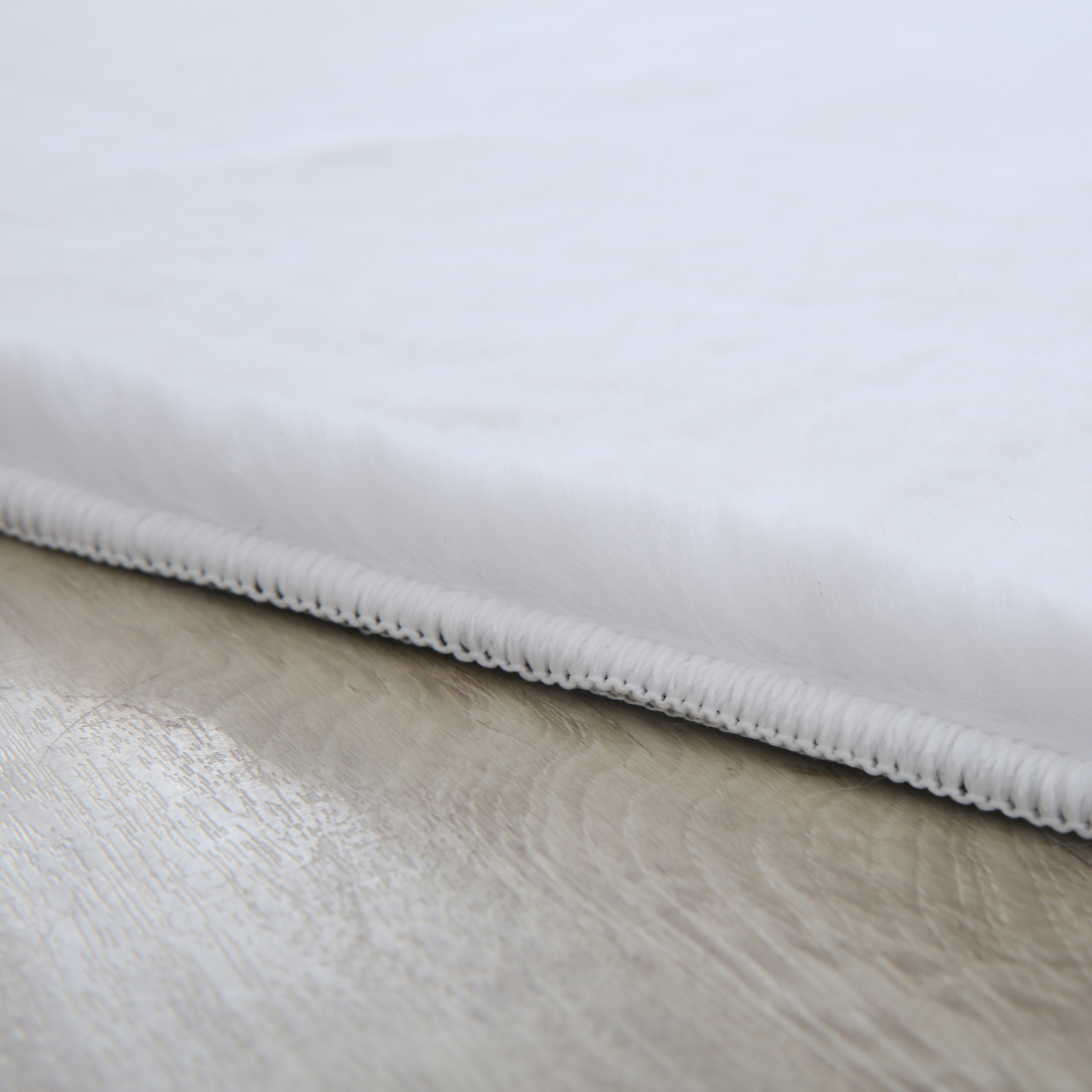 Kusový koberec Pouffy 5100 White kruh 2