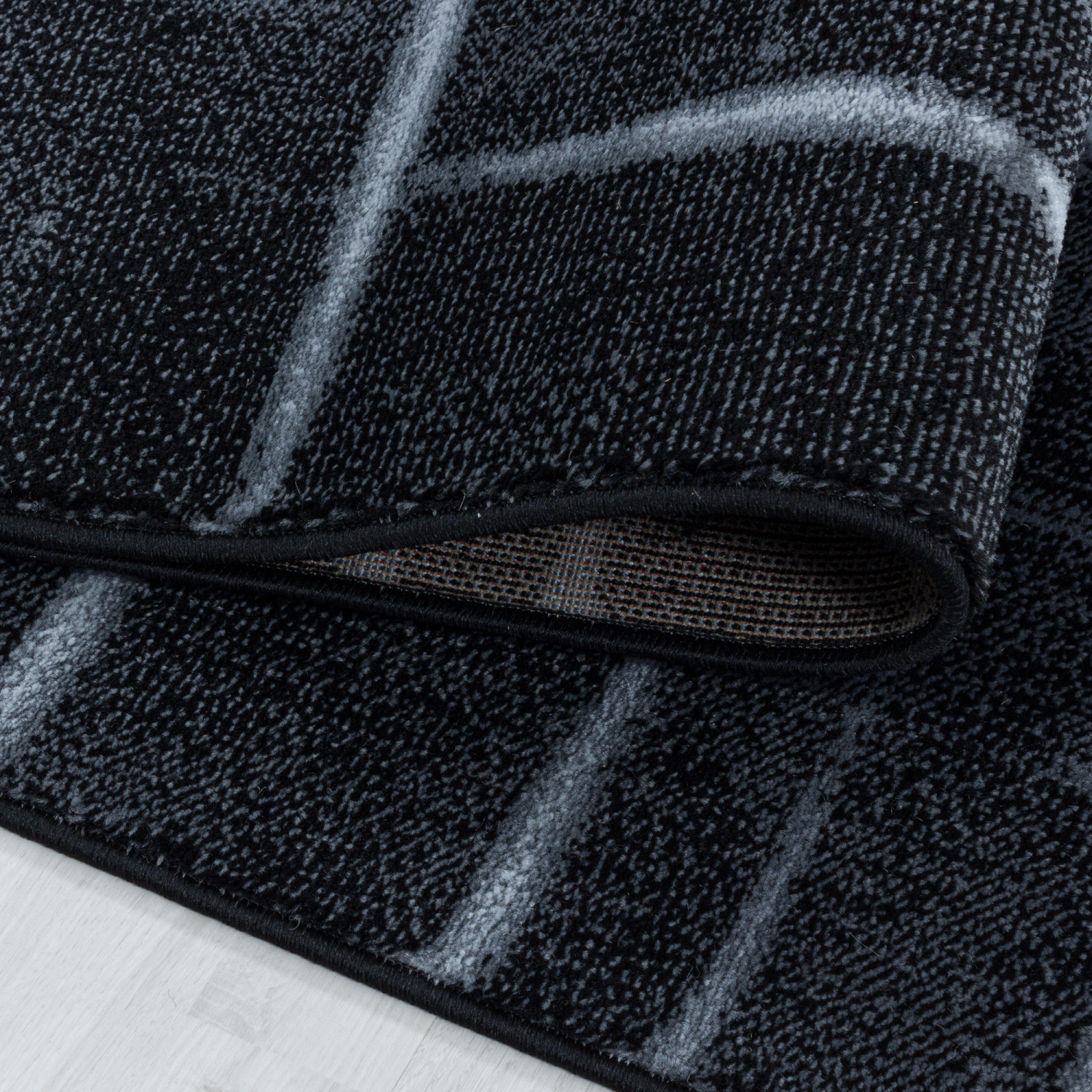 Kusový koberec Costa 3521 black 4