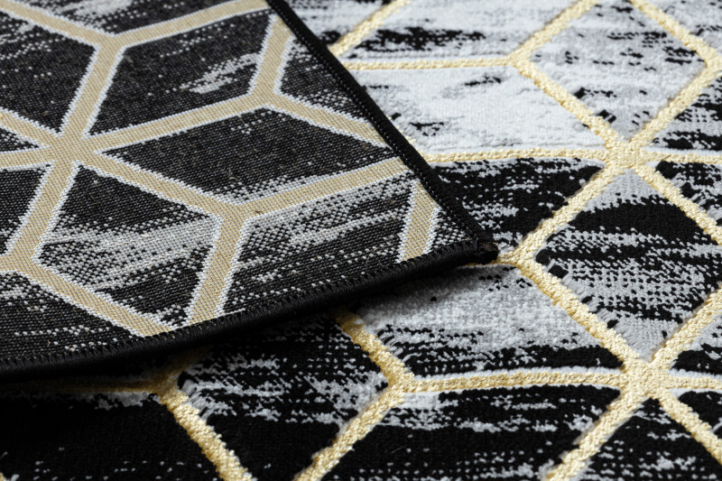 Běhoun Gloss 409A 82 3D cubes black/gold/grey 60x300 cm (obrázek 6)
