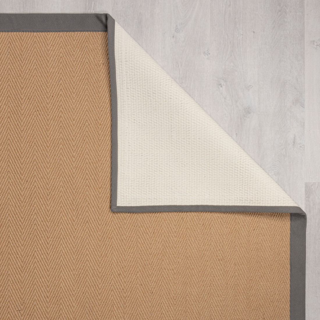 Kusový koberec Herringbone Border Kira Grey 2