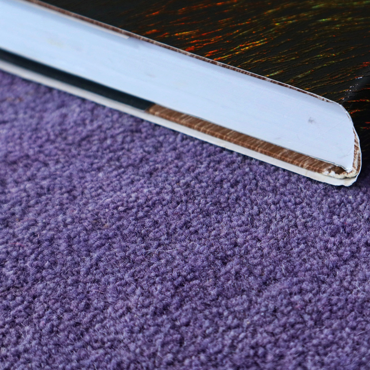 Ručně všívaný kusový koberec Asra wool fialová 3