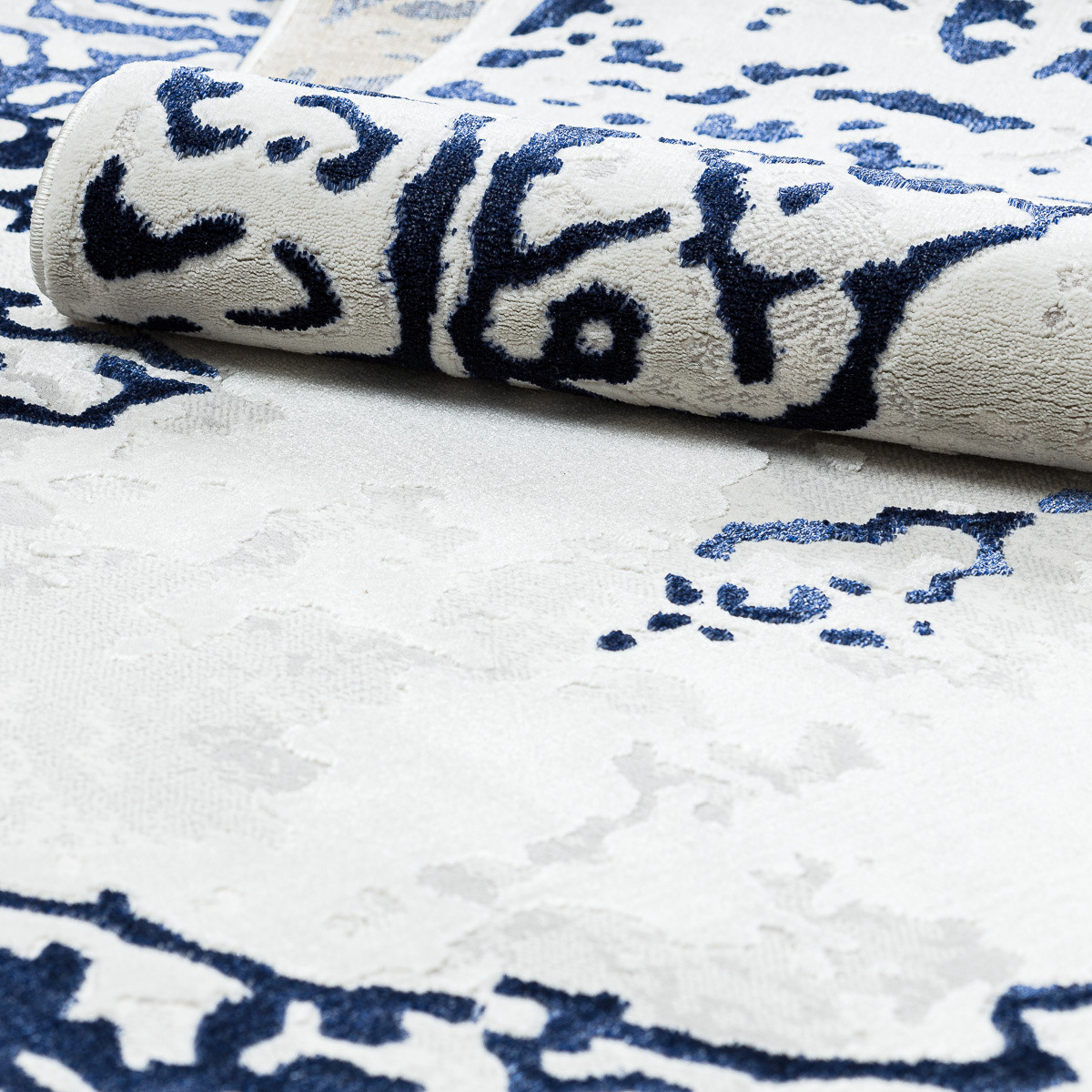 Kusový koberec Allure 1961 white/blue 2