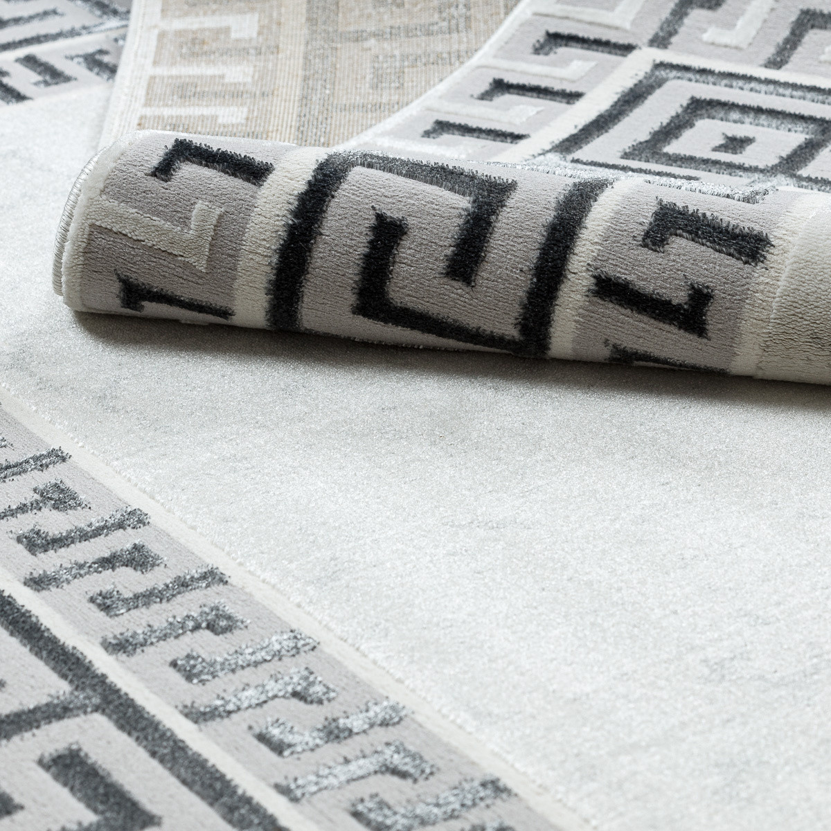 Kusový koberec Allure 1960 white/grey 2