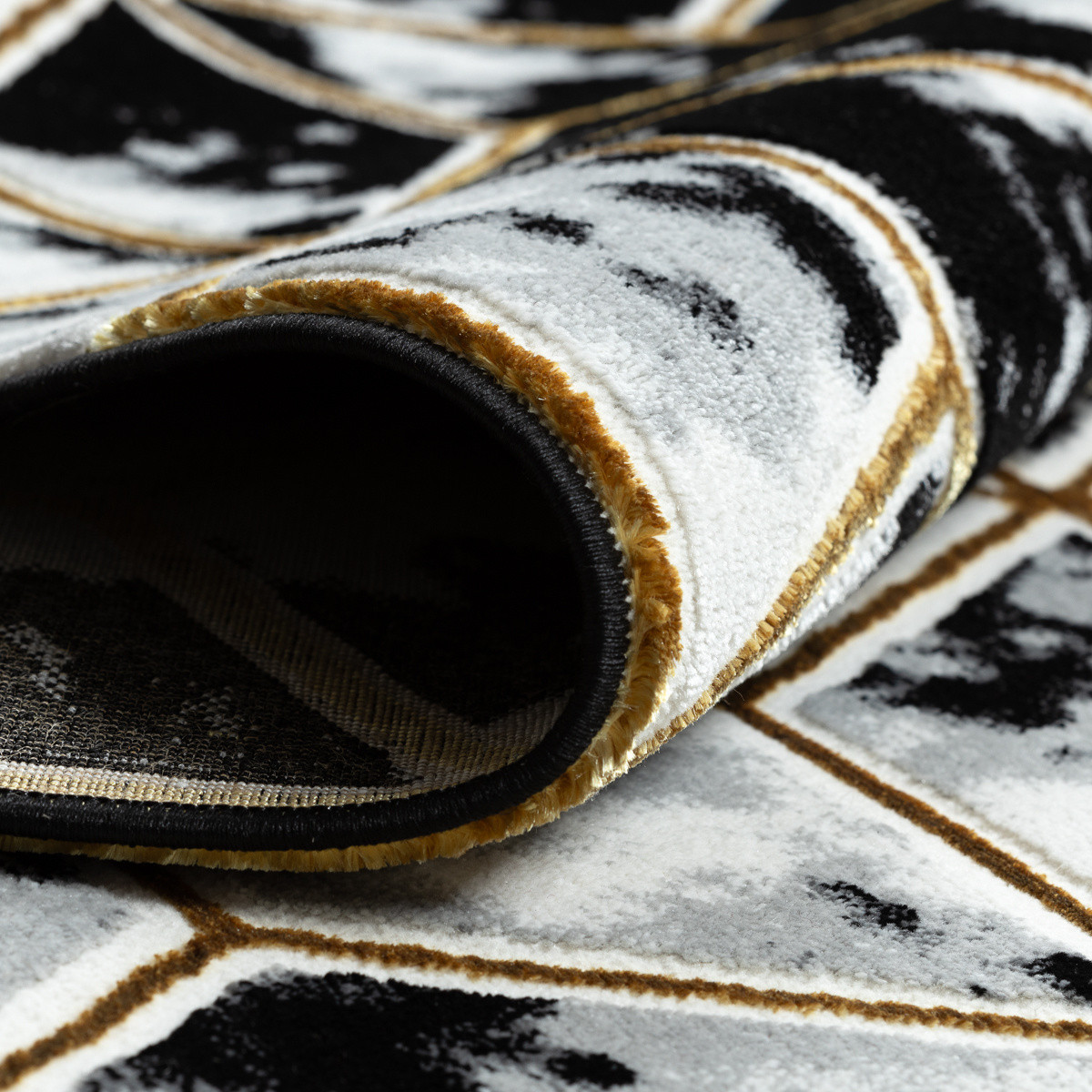Kusový koberec Allure 1966 black/gold 4