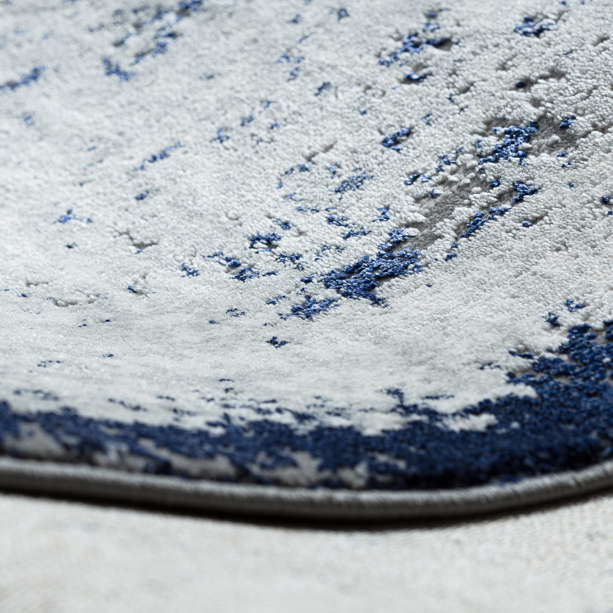 Kusový koberec Allure 1959 white/blue 80x150 cm (obrázek 4)