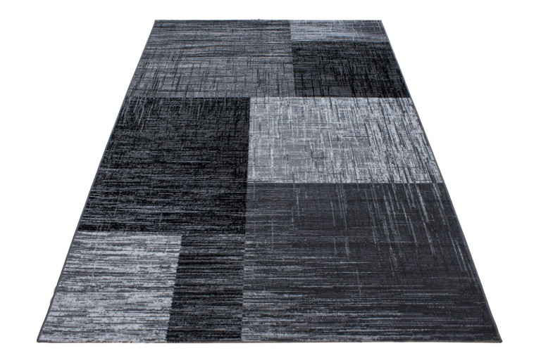 Kusový koberec Plus 8001 black