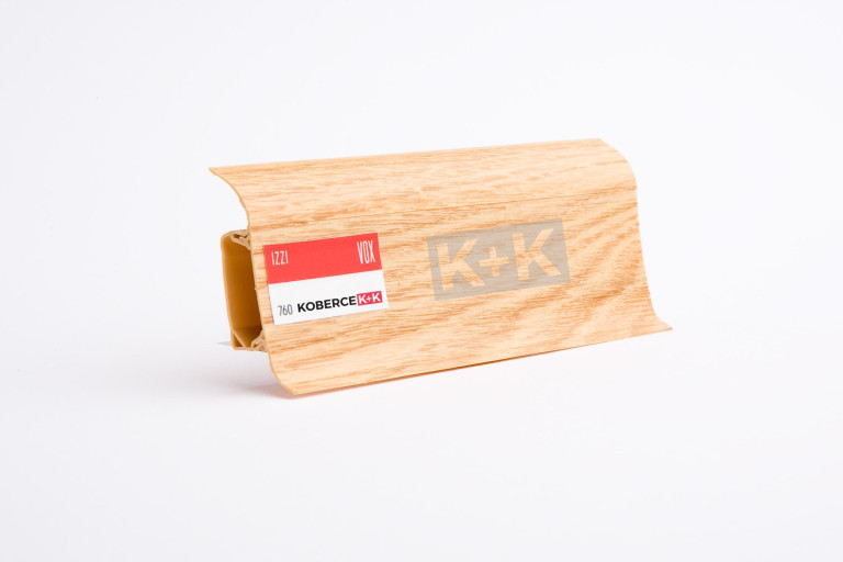 Obvodová soklová lišta plastová (pro PVC a vinyl) classic dub 760 - 250cm