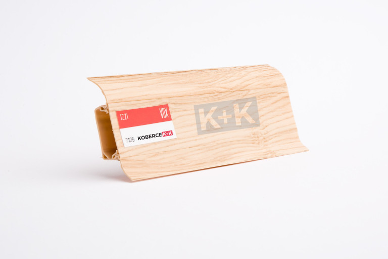 Obvodová soklová lišta plastová (pro PVC a vinyl) dub světlý 7125 - 250cm