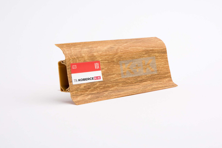 Obvodová soklová lišta plastová (pro PVC a vinyl) dub discovery 776 - 250cm