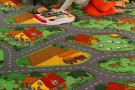 Metrážový koberec s městem Happy Village 5201