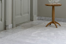Ručně tkaný žákárový koberec Laura Ashley Josette dove grey 81401